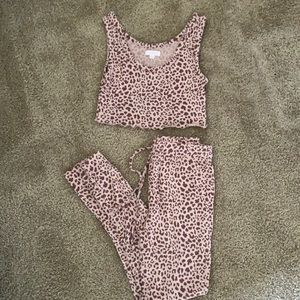 Colsie Pink Leopard Jogger set